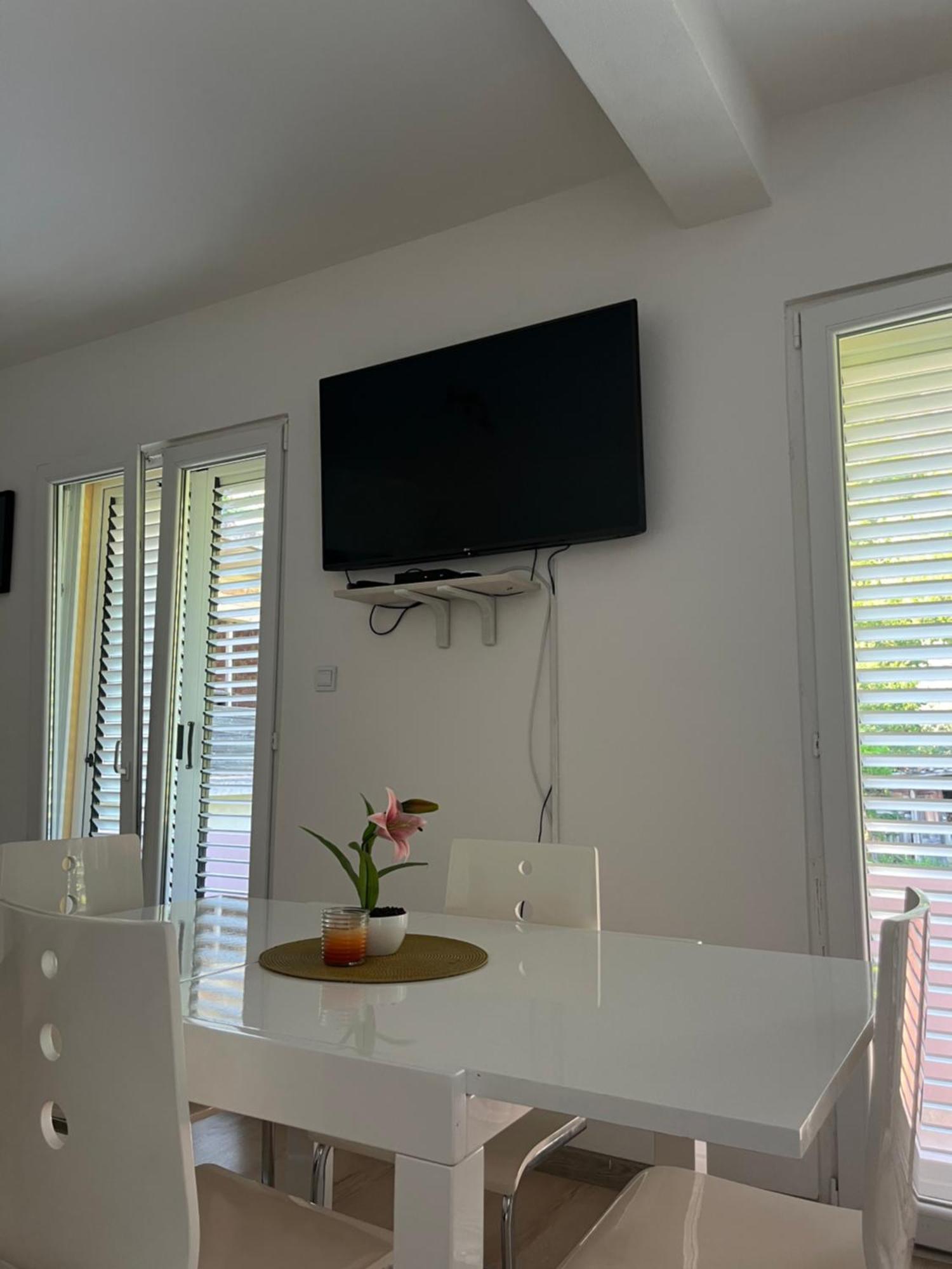Appartamento Apartman Iskra Bijela Esterno foto