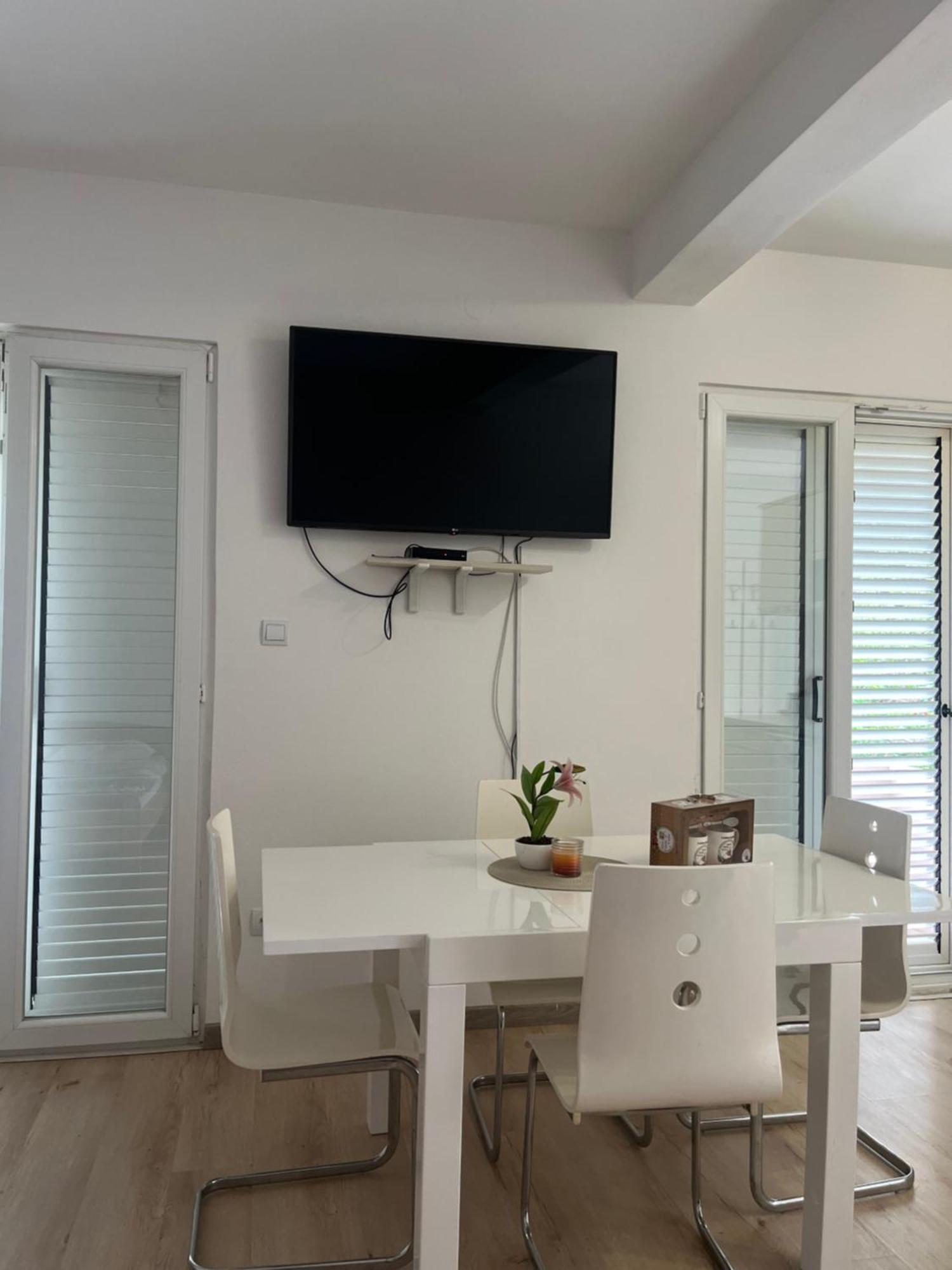 Appartamento Apartman Iskra Bijela Esterno foto